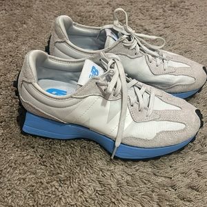 New Balance 327 shoe! Women’s size 7.5.